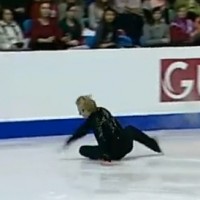 Российский фигурист Евгений Плющенко из-за падения и Травмы выбыл из Чемпионата Европы 