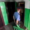 Харьковский милиционер с подельниками отбирал квартиры у алкоголиков