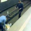 На станции «Октябрьская» Московского метро мужчина упал на рельсы
