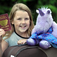 9-летняя девочка пересекла турецкую границу с паспортом игрушечного единорога