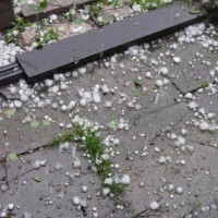 На юг Москвы обрушился ливень с градом