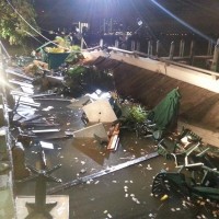 В Майами в воду обрушилась площадка спортбара, 24 человека пострадали
