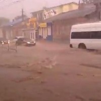 После сильного ливня затопило Симферополь 
