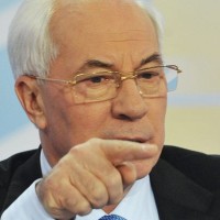 Азаров: Украине нужны тысячи булочных-кондитерских