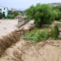 В Крыму селевый поток затопил курортный поселок