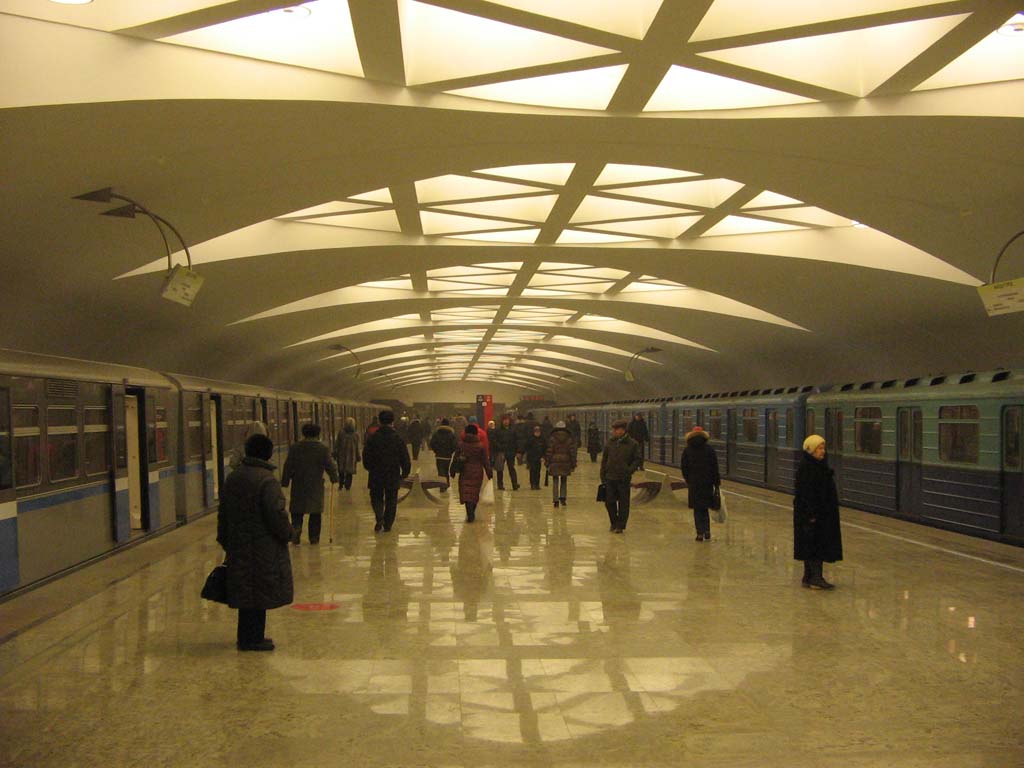 В московском метро погиб человек