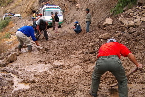 Жители столицы Чили остались без питьевой воды