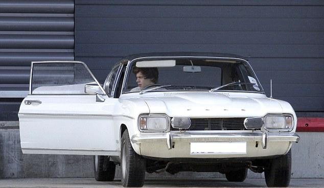 Солист группы One Direction Гарри Стайлз приобрёл раритетный Ford Capri