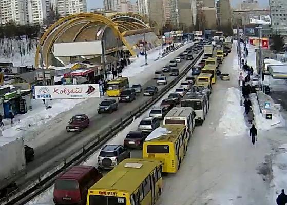 Снегопад прошёл, но рекордные пробки в Киеве остались