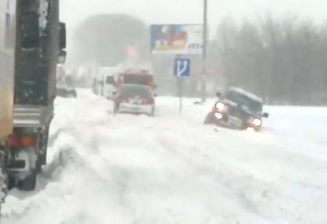 Сотрудники МЧС брали по 100 гривен за освобождение машины из снега