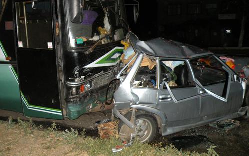 На Тернопольщине автобус с детьми столкнулся с легковым авто, погибли 3 человека