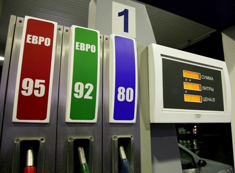 Цены на бензин в Украине в 2013 году могут вырасти на 2 гривны