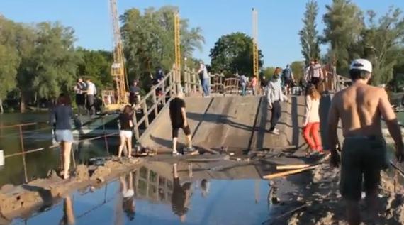 Из-за повышения уровня воды в Днепре в Киеве затопило Гидропарк