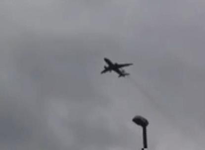 Самолёт с горящим двигателем совершил экстренную посадку в лондонском аэропорту Хитроу 