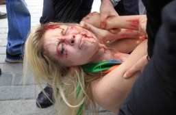 Трёх активисток FEMEN и журналиста похитили неизвестные