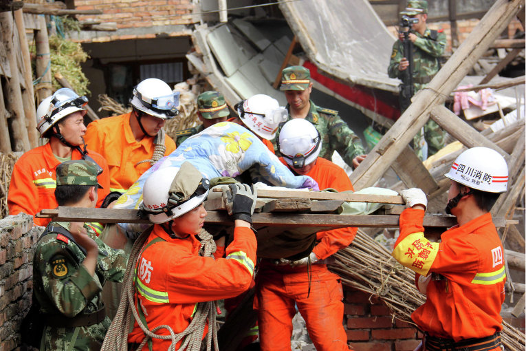 Число жертв землетрясения в Китае увеличилось до 90 человек