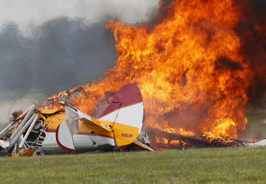 В Коми разбился и сгорел самолет L-200