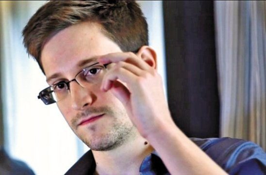 Эдвард Сноуден отказался от политического убежища в России