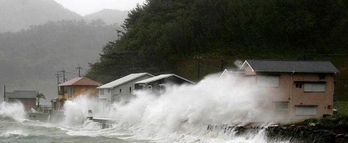 Тайфун «Солик» обрушился на Тайвань, погиб 1 человек, ранены 30